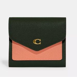 NWT Coach Wyn Small Wallet
